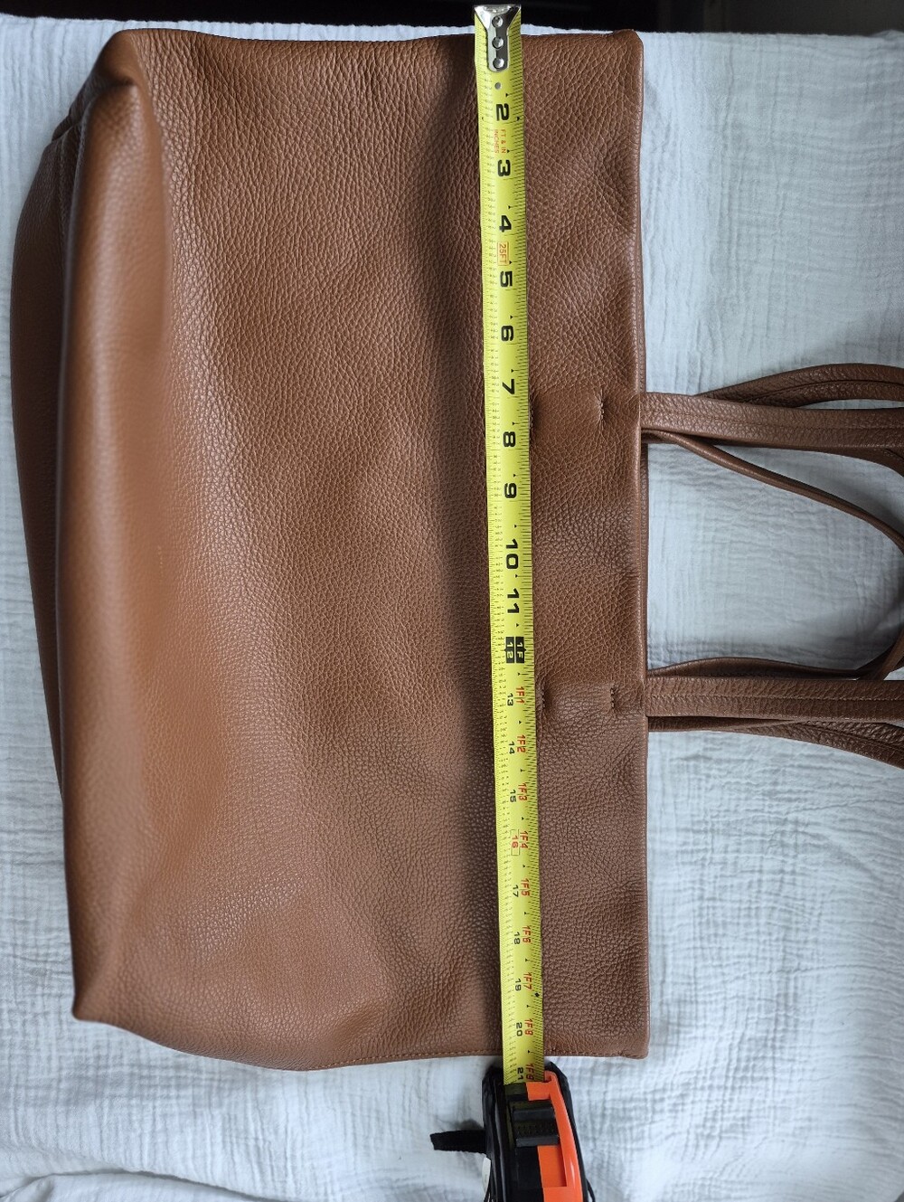 Cuyana Classic Open-Top Easy Tote Pebbled Leather Shoulder Bag, Caramel PO501582 - Picture 8 of 16